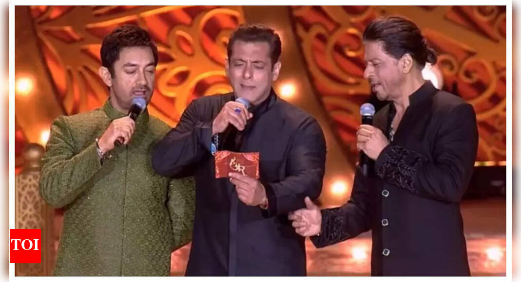 ‘He wanted to sing for longer’: Fans REACT as Shah Rukh Khan interrupts Aamir Khan’s song midway