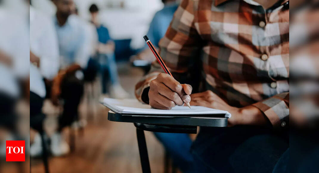 CAT 2025: Master the VARC section in 40 days using these strategies, high weightage topics, and study tips