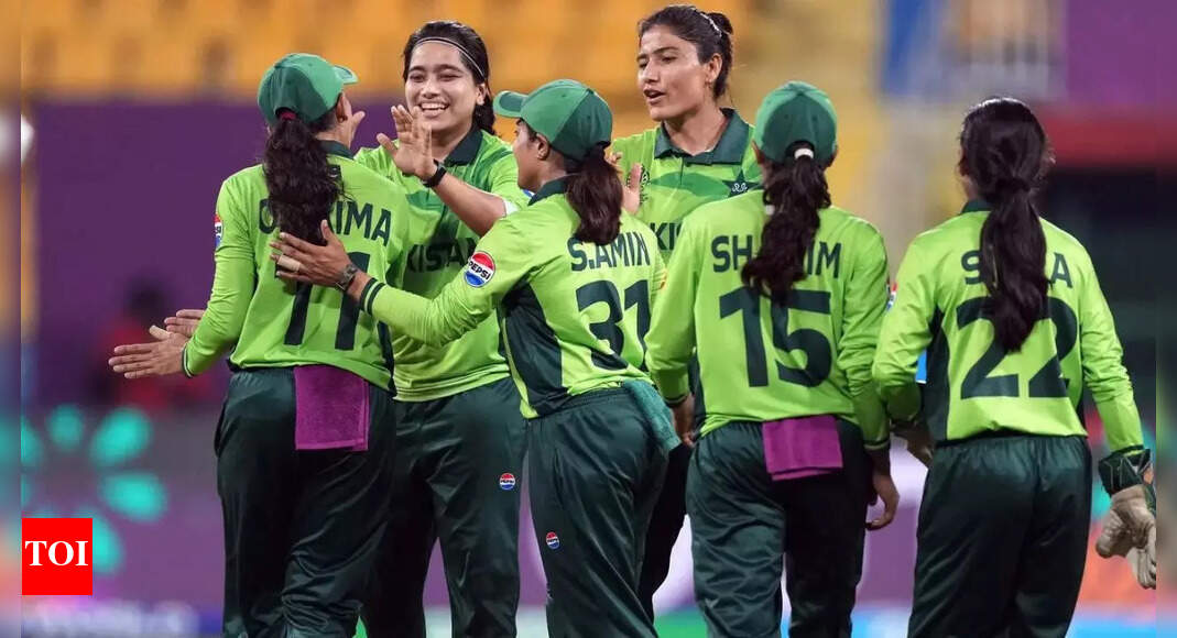 South Africa Women 6/1 in 2.0 Overs | South Africa vs Pakistan Live Score, Women’s World Cup 2025: PAK opt to field against red-hot SA