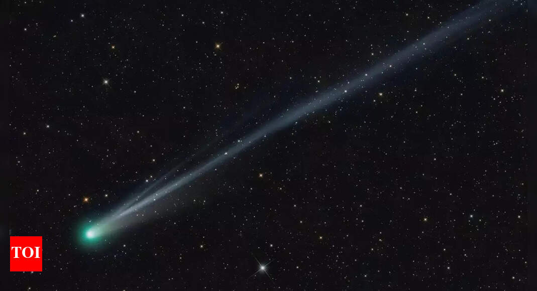2 green comets shine bright. How to spot them in the night sky?