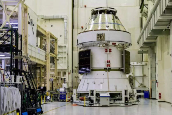 NASA opens SpaceX’s moon lander contract to rivals amid Starship delays, sparking new competition for Artemis 3 mission