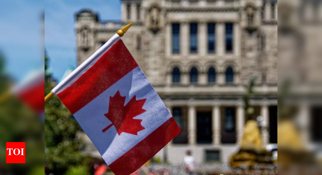 Alberta government pushes to get students back to class as teachers’ strike enters third week