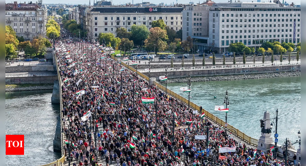 Hungary: Orban, Magyar rally supporters on Memorial Day