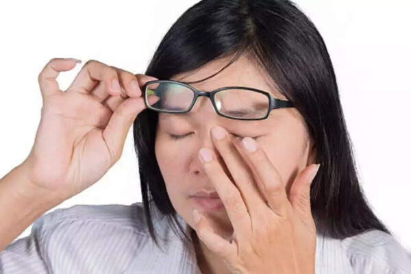 Left Eye Twitches: Chinese Astrology Predicts Luck or Trouble?