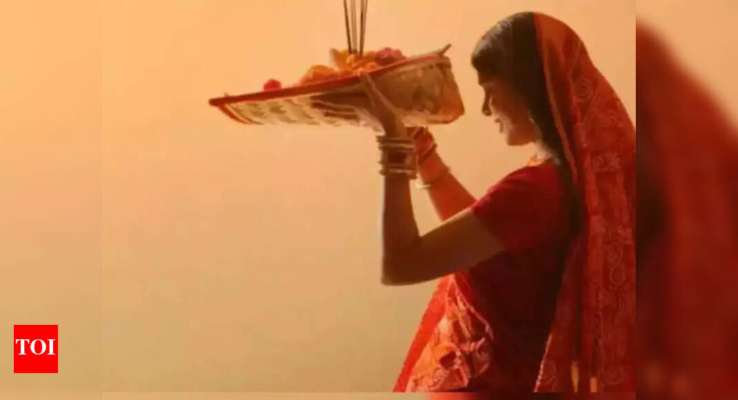 Chhath Puja Wishes & Messages: Happy Chhath Puja 2025: Top 70 Wishes, Messages and Quotes to share with your loved ones |