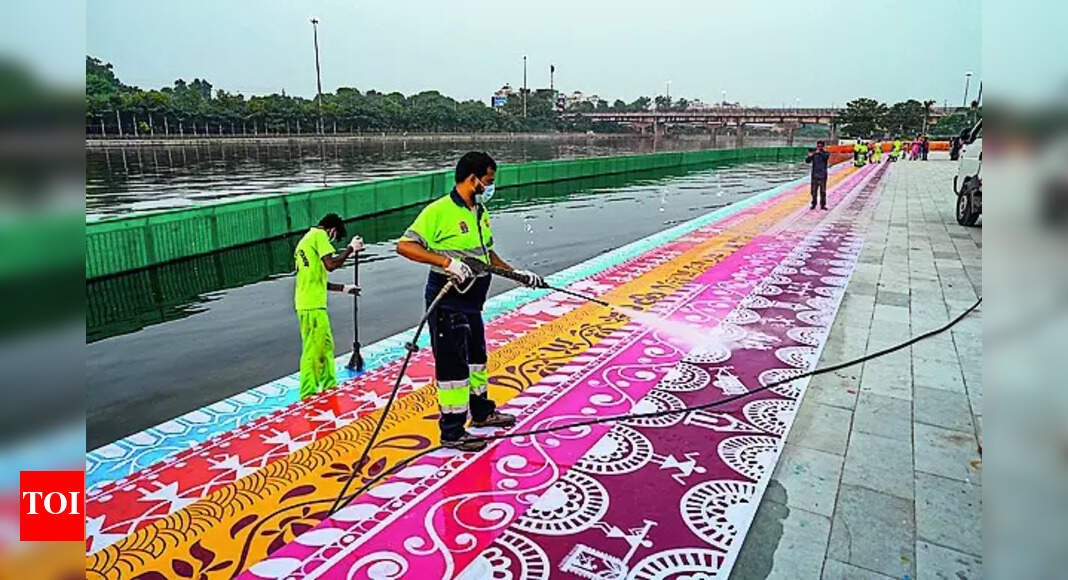 Delhi declares school holiday for Chhath Puja; 1,300 ghats prepped for devotees