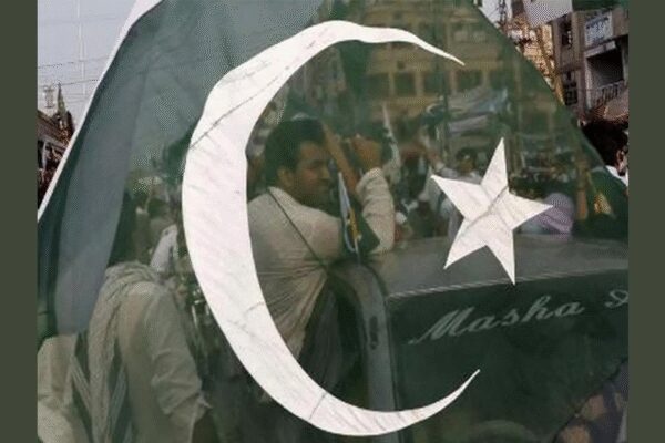 Pakistan’s economy collapsing? Public debt rises to 6.8 billion; debt-to-GDP ratio hits 70%