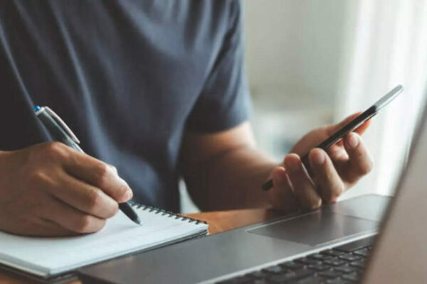 IIT BHU student lands Amazon job, father’s low-key reply goes viral online