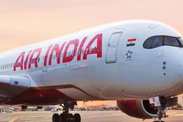 Air India cabin log sparks viral buzz over “cockroach execution” mid air