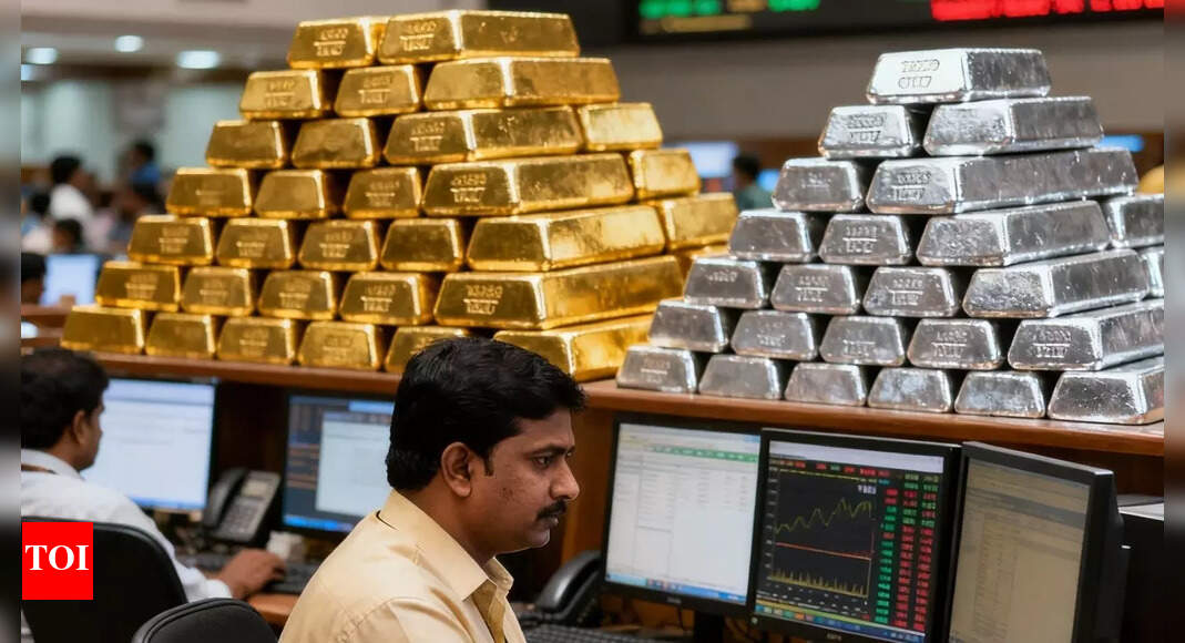 MCX trading halted! Exchange sees extended tech glitch; trading in gold and silver futures delayed