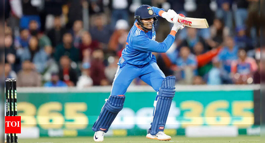 ‘He’s doing a Virat Kohli’: Dinesh Karthik lauds Shubman Gill’s calm dominance against Australia in rain-hit clash