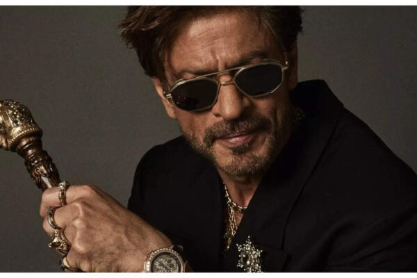 Shah Rukh Khan says playing a Vampire will be ‘BLOODY GOOD IDEA’; fans root for his horror film debut