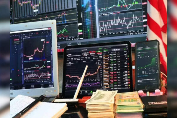 Asian stocks today: Markets trade mixed following Wall Street’s drop; Nikkei climbs over 700 points, HSI falls 0.89%