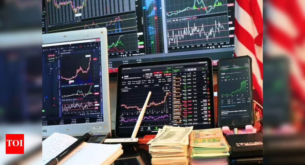 Asian stocks today: Markets trade mixed following Wall Street’s drop; Nikkei climbs over 700 points, HSI falls 0.89%