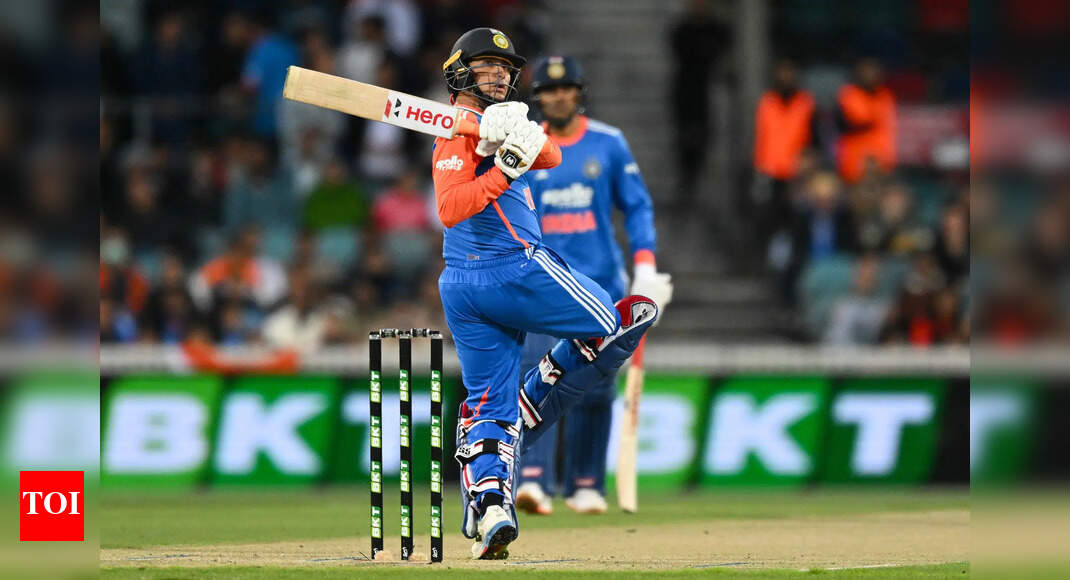 ‘Not a match, but a mismatch!’: Irfan Pathan tears into Team India after batting collapse