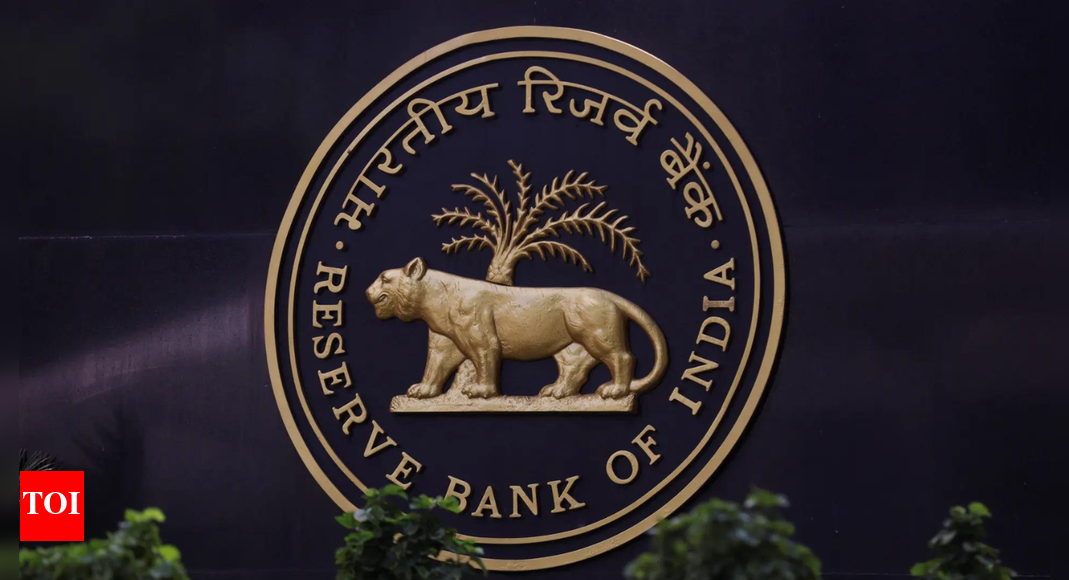 Currency update: Rs 2,000 notes worth Rs 5,817 crore still in circulation; RBI says 98.37% of high-value bills returned