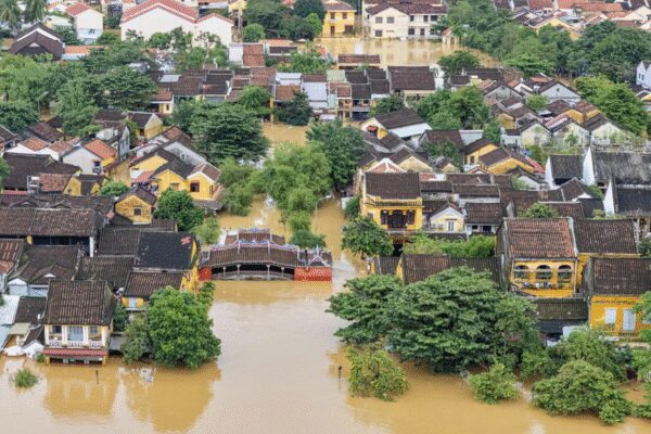 Vietnam flood death toll hits 40 as Typhoon Kalmaegi looms