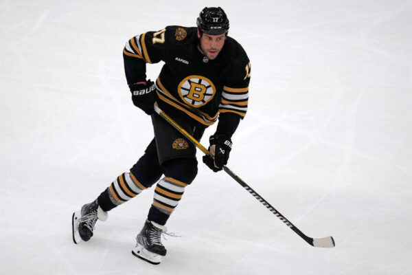Former Bruins forward Milan Lucic lands another PTO, eyes contract with Blues’ AHL affiliate | NHL News
