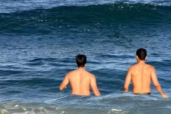 Yaraana Down Under! Shubman Gill and Abhishek Sharma unwind on Gold Coast beach
