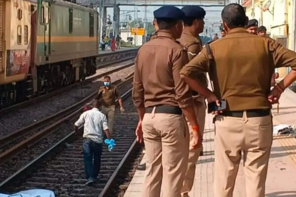Uttar Pradesh: 6 devotees run over by train during Kartik Purnima rush at Chunar; CM Yogi Adityanath orders probe
