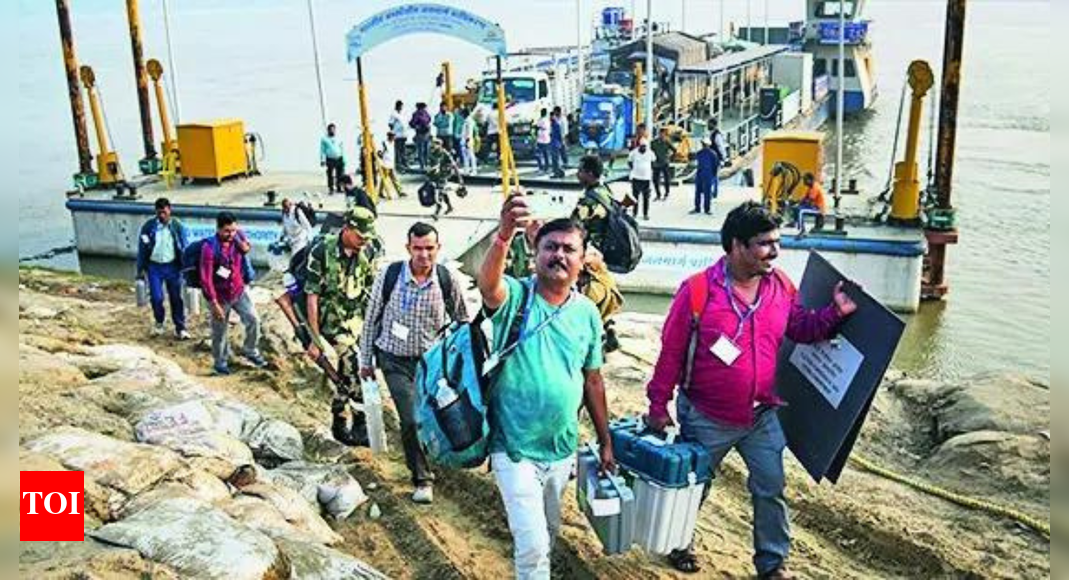 EC hits back at Rahul, asks why didn’t you file appeal