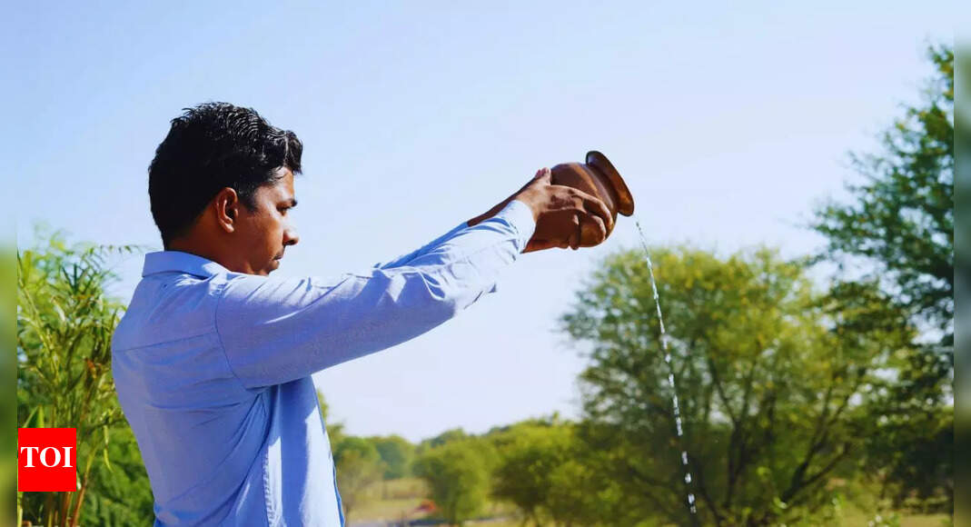 Why offering water to the Sun with a pinch of saffron is highly recommended in the shastras |