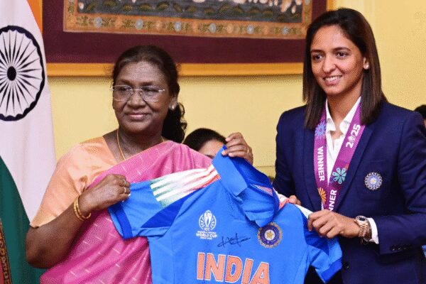 After meeting PM Modi, Women’s World Cup-winning Team India presents jersey to President Droupadi Murmu | Cricket News