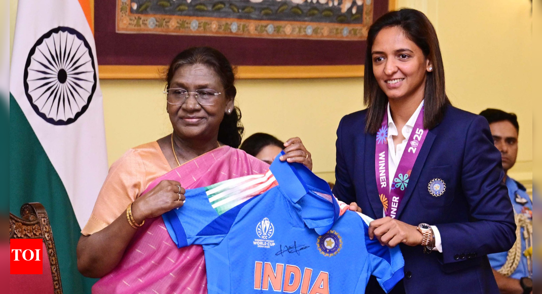 After meeting PM Modi, Women’s World Cup-winning Team India presents jersey to President Droupadi Murmu | Cricket News