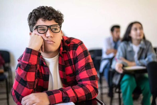 Why time feels slower when you are bored: The brain science behind it |