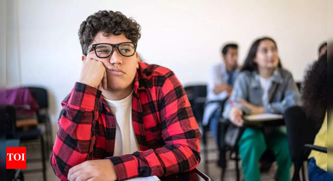 Why time feels slower when you are bored: The brain science behind it |