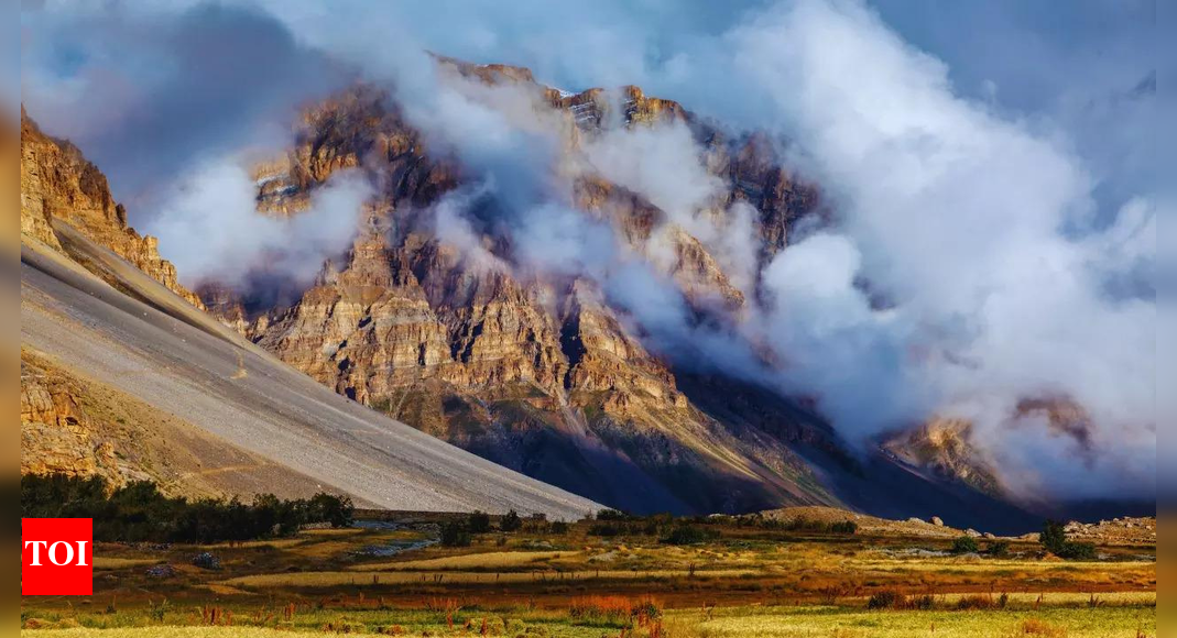 Cold wave conditions persisted in the higher reaches and tribal areas of Himachal Pradesh, with Tabo in Lahaul and Spiti district recording a minimum temperature of minus 5.5 degrees Celsius on Wednesday night. An appreciable drop in minimum temperatures was witnessed at multiple places, with Keylong at minus 3.2 degrees Celsius, followed by Kukumseri at minus 2.1 degrees and Kalpa at 0.2 degrees, the meteorological centre said on Thursday. Kalap in Kinnaur district also received traces of snow. Dense fog was observed in Sundernagar and shallow fog in Bilaspur, while gusty winds with speeds ranging between 35 and 39 kmph lashed Reckongpeo, Tabo, Seobagh and Kukumseri, the Met officials added. The minimum temperatures would further fall in the coming days as winter sets in, but dry weather is expected in the state for the next seven days, weather expert Sandeep Sharma told PTI. During the ongoing post-monsoon season from October 1 to November 6, Himachal Pradesh received 69.5 mm of rain against the normal rainfall of 29 mm, an excess of 140 per cent, officials said.End of ArticleFollow Us On Social MediaVideos’RJD Put Katta To Congress’ Head’: PM Modi Slams Mahagathbandhan In Bihar RallyIndia Shocked As UAE Frees Mahadev Scam Accused, Cites No Extradition Request Amid Paper TrailBihar Deputy CM Vijay Sinha Accuses RJD MLC Of Drunken Chaos, Faces Off Amid Voting In LakhisaraiDelhi’s Fake ‘Professor’ and Team Pulled Off a ₹50 Crore Money Heist Inspired by Netflix Crime Drama’Can’t Think Of Another Trade Talk…’: Piyush Goyal, Todd McClay Comment On India–New Zealand FTAINS Ikshak Commissioned With 80% Indigenous Tech, New Hydrographic Survey Vessel Joins Indian NavyDonald Trump’s Trade Weapon Tested: US Supreme Court Weighs Limits of Emergency Powers, Authority’BIG ZERO’: PM Modi Takes Massive Dig At RJD, Cong’s ‘Jungle Raj’ Report Card for Bihar in ArariaIndians Trapped In Myanmar’s KK Park Cyber Scam Hub Finally Being Repatriated By Air ForceSri Lankan Opposition Leader Backs India’s UNSC Seat, Calls It Recognition of Global Power Shift123Photostories9 beautiful and unique baby girl names that begin with letter ‘R’How to spot a fake person: 5 clear signs you shouldn’t miss, as per psychology14 Days with Chia Seeds: Harvard doctor explains the benefits and best way to eat themHow to control uric acid: 5 morning habits to keep it in check naturallyHow to grow juicy Plums in your balcony garden; step-by-step guidelinesElle Fanning to Kareena Kapoor: 5 best celebrity looks of the dayAdding these two cooking essentials may help in making less oily and non-greasy PoorisBollywood tales of change and courage that define coming of ageFrom feeling nervous to wearing matching outfits; Yuvika Chaudhary and Prince Narula share moments as they reveal daughter Ekleen’s faceBigg Boss Tamil 9 contestants’ salary: Here’s how much money VJ Paaru, Divya, Diwakar, Kani and others charging per week123Hot PicksStock market holidayBank HolidayBihar Election 2025Gold rate todaySilver rate todayPublic Holidays NovemberBank Holidays NovemberTop TrendingOumar KaneBlue Jays Wives Emotional WivesGhazala Firdous HashmiFake Online TradingMLB World Series ChampionsMath Problem Solving StrategiesBengaluru AirportSaudi Arabia Makkah Grand MosqueVanessa BryantCarolina Panthers