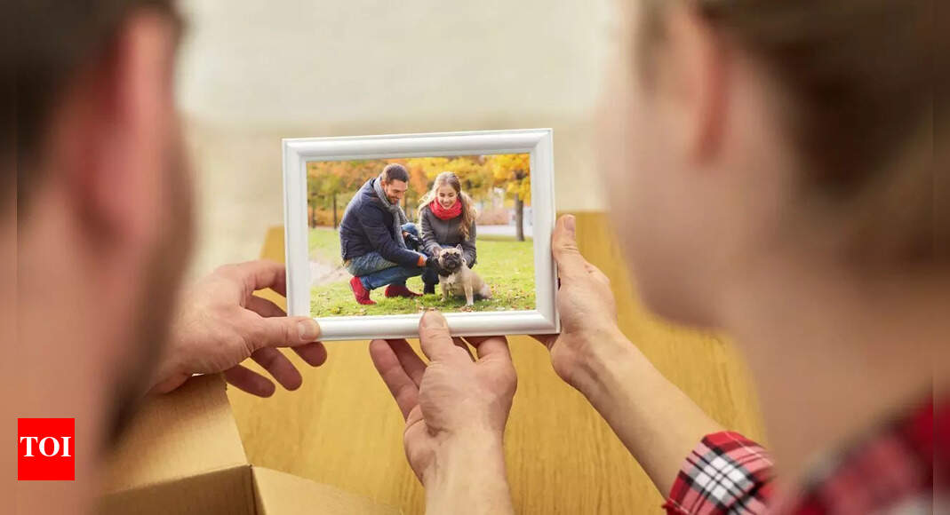How looking at partner photos can strengthen love attachment and long-term relationships |