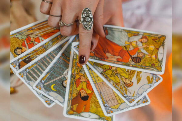 Tarot Cards Predictions Today, November 7, 2025: Love fated to return, these zodiac signs may reconnect with the past