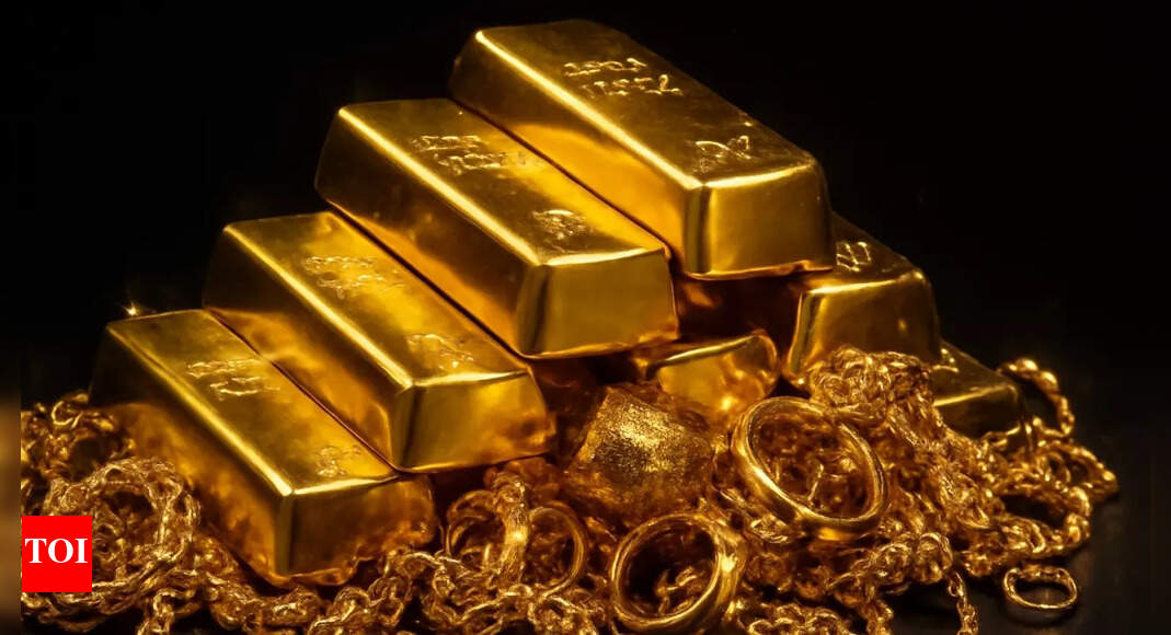Gold price prediction: What’s the outlook for November 7, 2025? Why ‘buy on dips’ makes sense