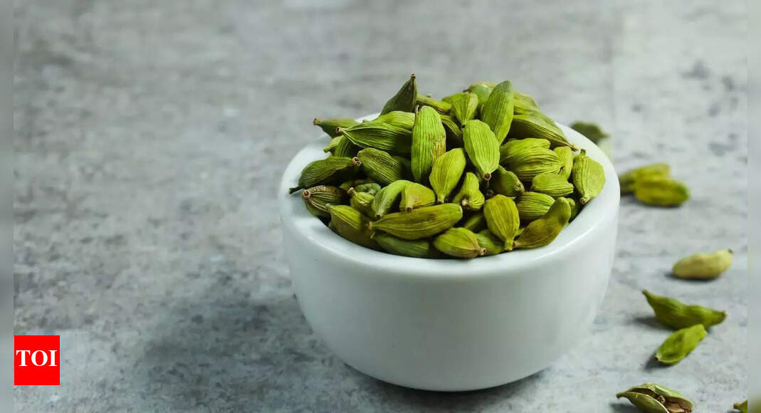 Cardamom after meals can relieve bloating and support better digestion; know its benefits |