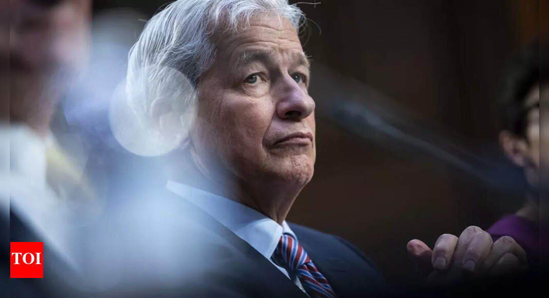 JP Morgan CEO Jamie Dimon has strict ‘mobile phone rule’: ‘If you send me a text…’