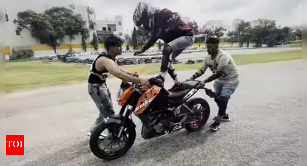 Bike stunt by 4 youths kills Kanpur woman | India News