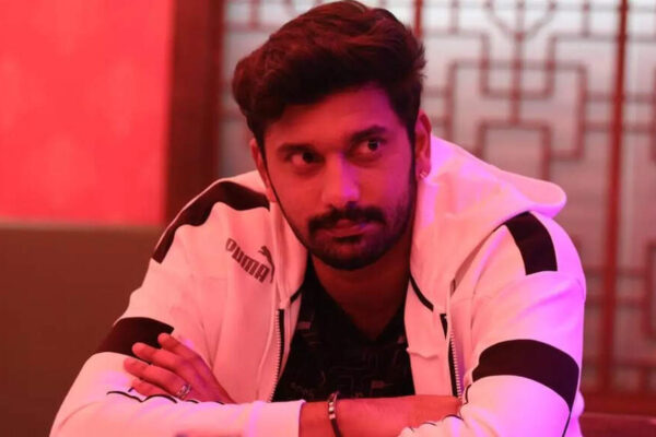 Arulnithi hospitalized after leg injury during shoot; CM Stalin visits and wishes speedy recovery | Tamil Movie News