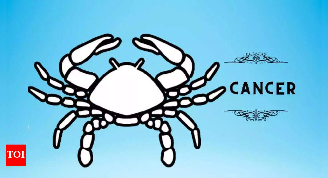 Cancer Daily Horoscope Today, November 9, 2025: You’re standing at a turning point, say yes to change today