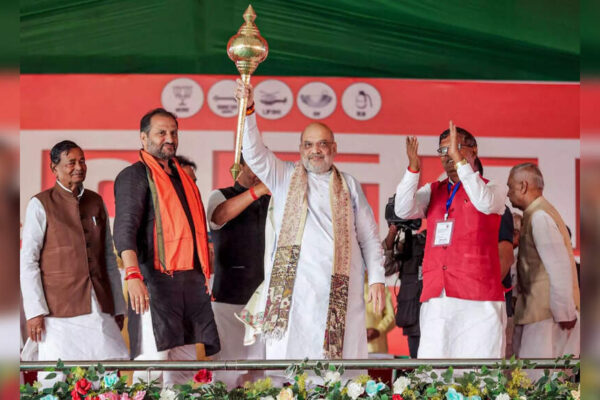 Shah promises 25 sugar mills, vows to rid Bihar of infiltrators