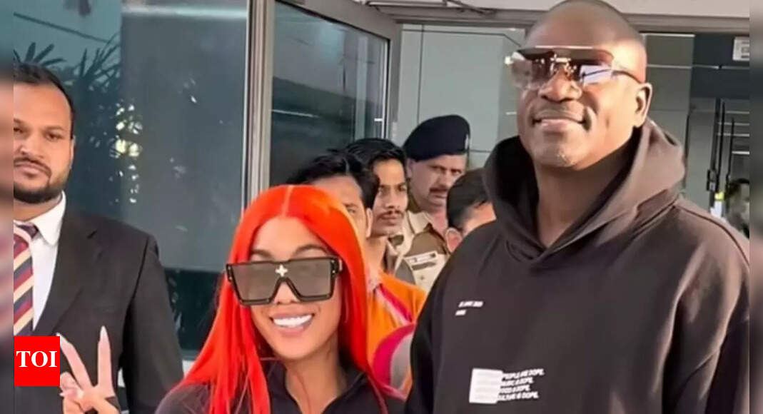 Akon and wife Tomeka Thiam in Delhi for India tour, look happy together despite divorce proceedings | English Movie News