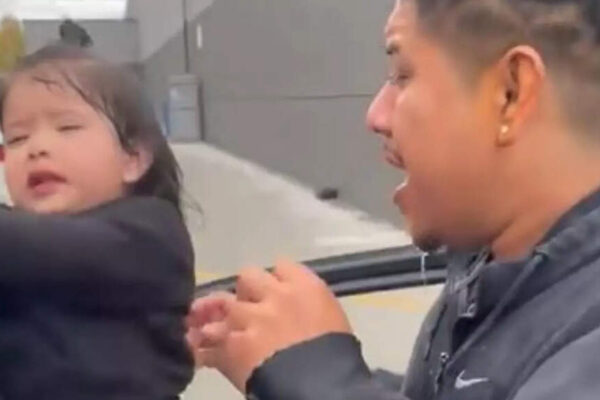‘She was struggling to breathe’: Federal agents pepper-spray 1-year-old girl in Chicago’s Little Village — video