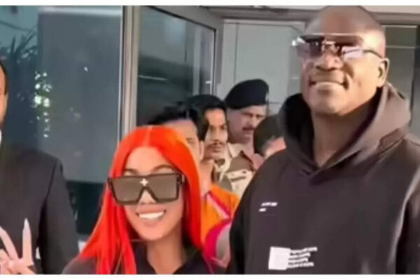 ‘India, we love you’: Akon and his wife Tomeka Thiam interact with paps at Delhi airport amid their ongoing divorce drama |