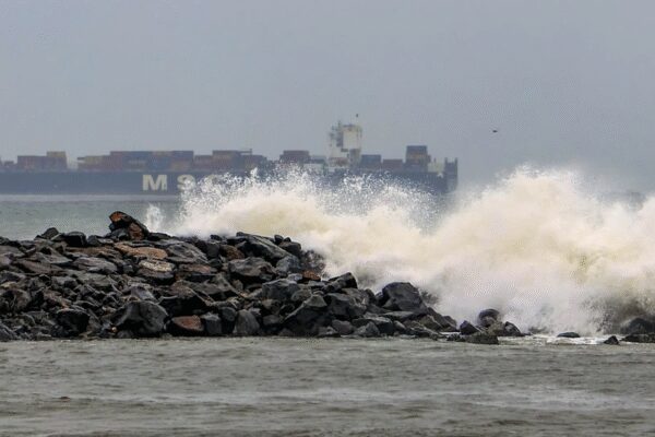 How cyclones help fix carbon in sea