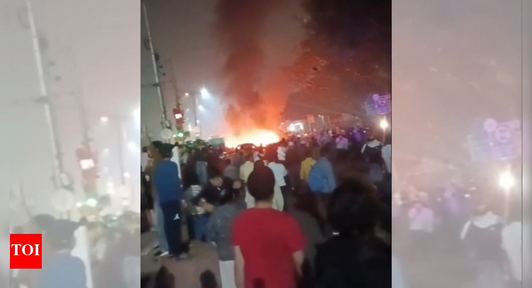 ‘Saw a hand on road’: Eye witnesses recount moments after Delhi blast – watch