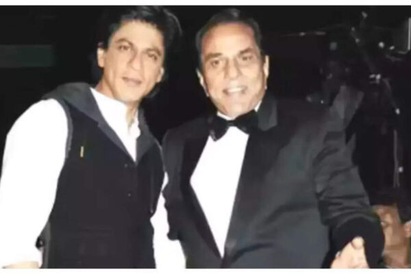 Shah Rukh Khan visits Dharmendra in hospital amid health concerns – WATCH |