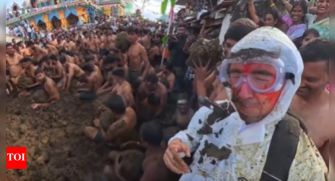 ‘Wild’: Australian senator says he just discovered ‘Indian poop throwing festival’