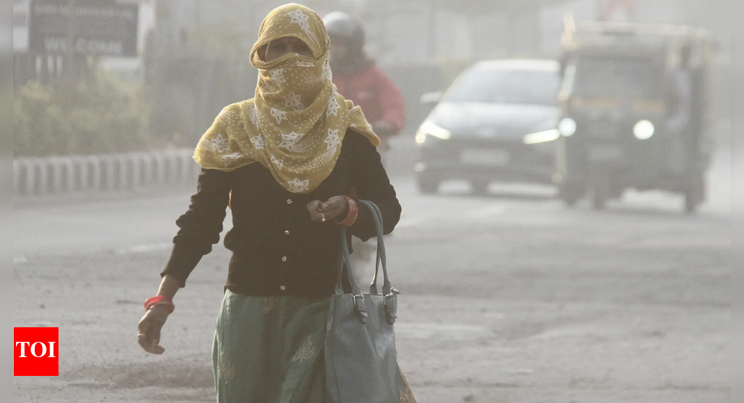 Data smog engulfs capital as pollution figures go missing | India News