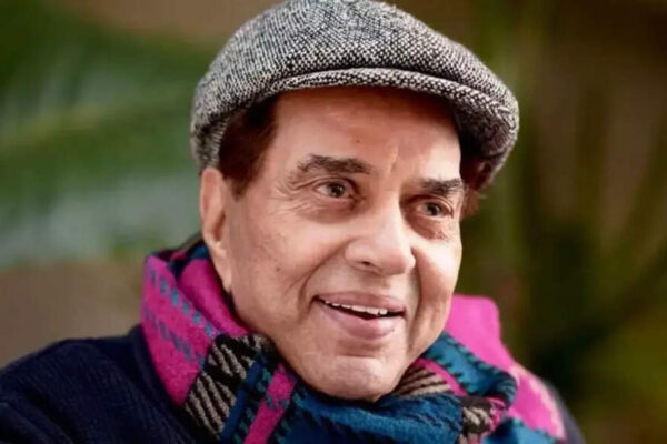 Dharmendra Health Live Updates: Sunny Deol’s team says that the actor is stable and under observation