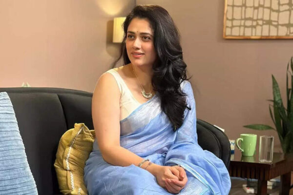 Who is Girija Oak? Internet falls in love with Jawan actress’ simplicity in blue saree, becomes Twitter’s latest obsession
